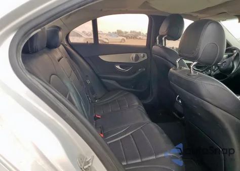 2015 Mercedes-Benz C 300 из США, поврежденный, VIN 55SWF4JB1FU074097